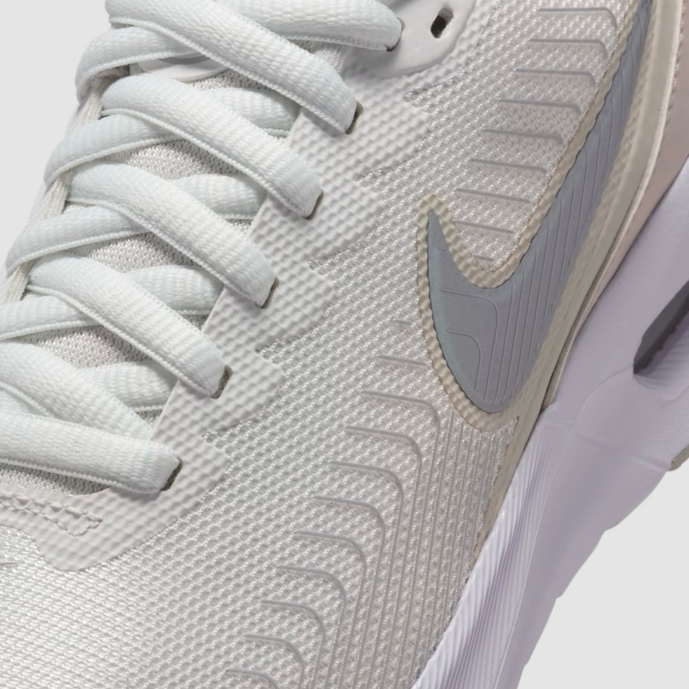 Nike Women’s Air Max Nuaxis SE Sneaker in White/Metallic Silver Size 7.5 - Picture 7 of 16